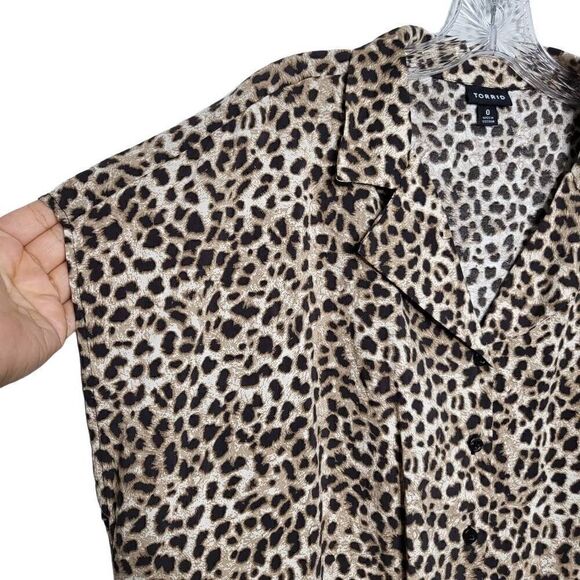 Torrid Challis Tie Front Animal Print Dolman Sleeves Top Size Large - Picture 5 of 10